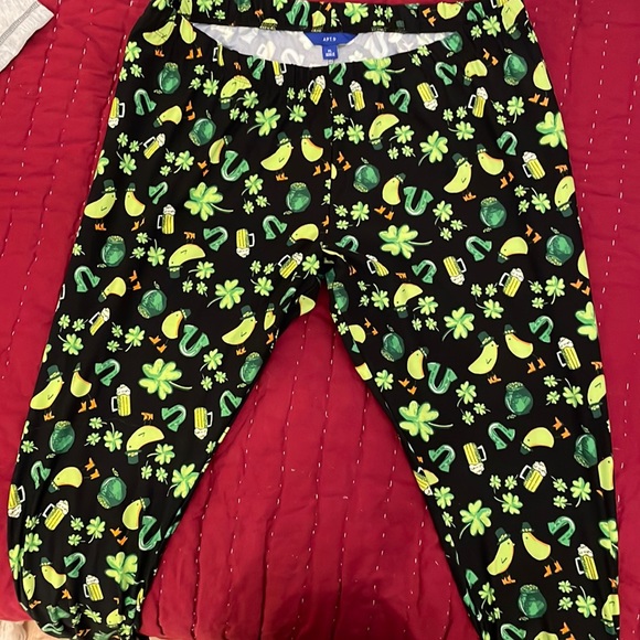 Saint Pattys day stretch pants extra-large - Picture 1 of 3